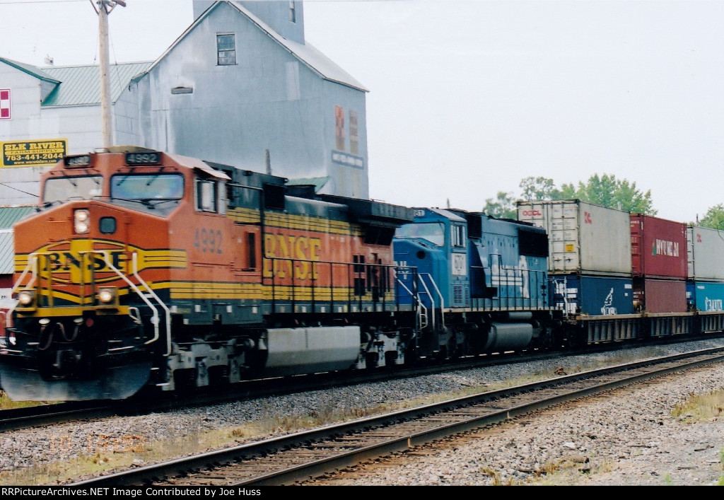 BNSF 4992 East